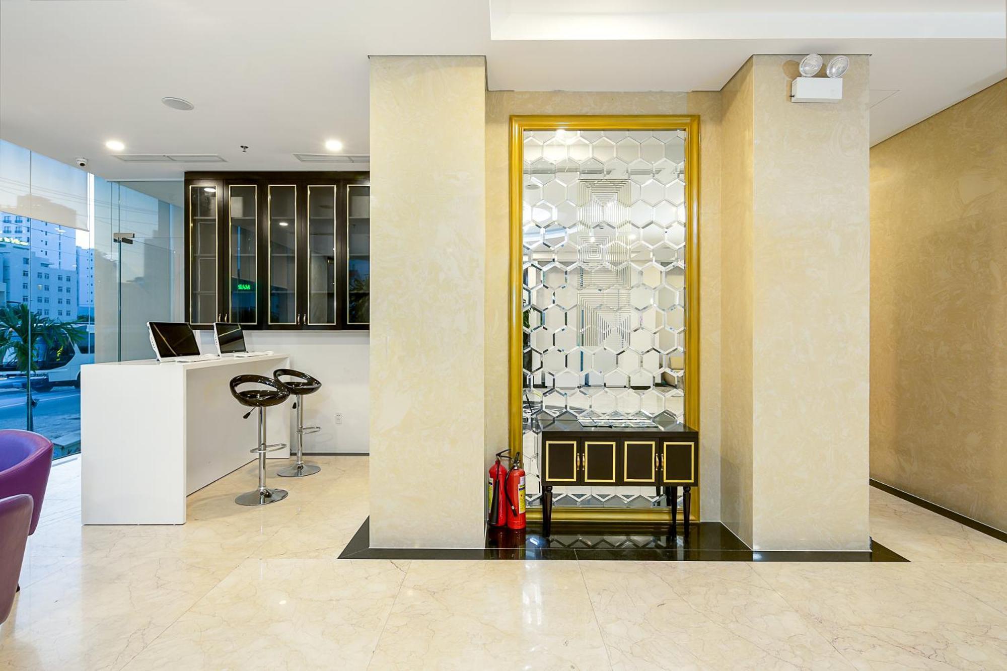 Tamarind Danang Beach Hotel Экстерьер фото